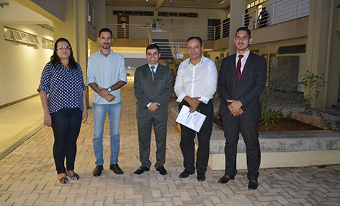 Chefe de DAA (primeira à esquerda), em seguida aparecem  Alceu Gomes, Hernany Bueno, Ferreira, e Wesley Borges